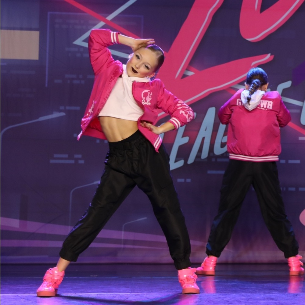 Girls dance costume. Barbie theme. Mix of child medium/ child large items.